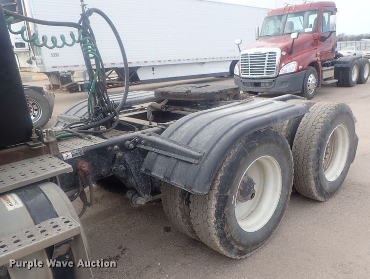 image for item DI7493 2009 Freightliner Cascadia  semi truck