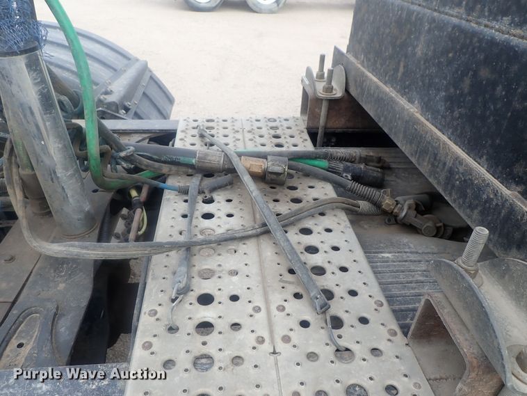 image for item DI7493 2009 Freightliner Cascadia  semi truck