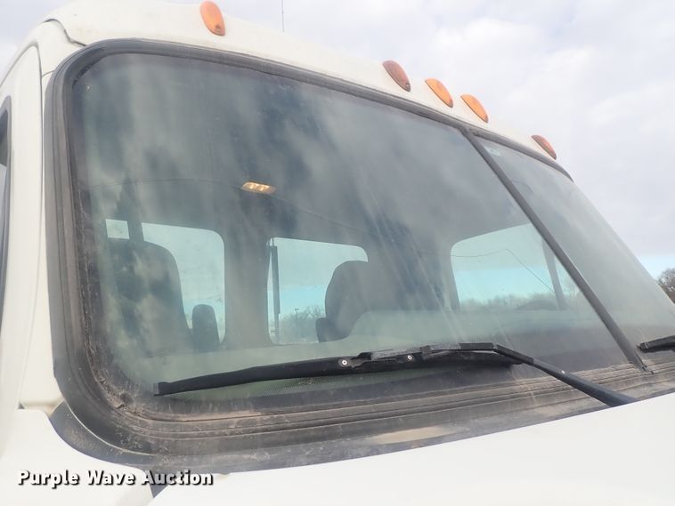 image for item DI7493 2009 Freightliner Cascadia  semi truck