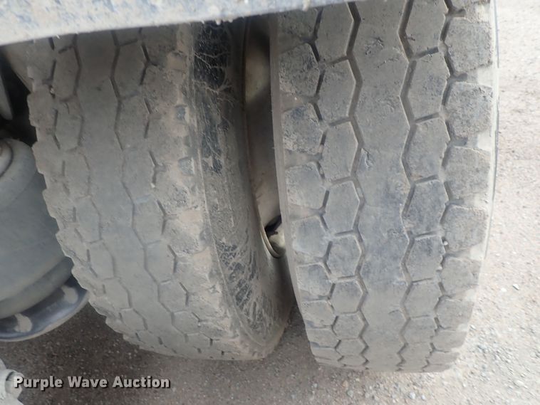 image for item DI7493 2009 Freightliner Cascadia  semi truck