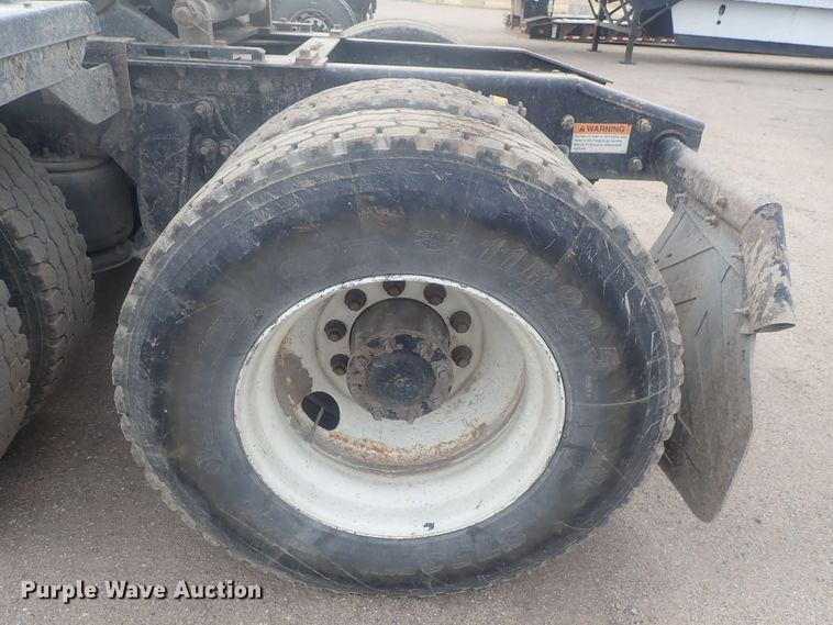 image for item DI7493 2009 Freightliner Cascadia  semi truck