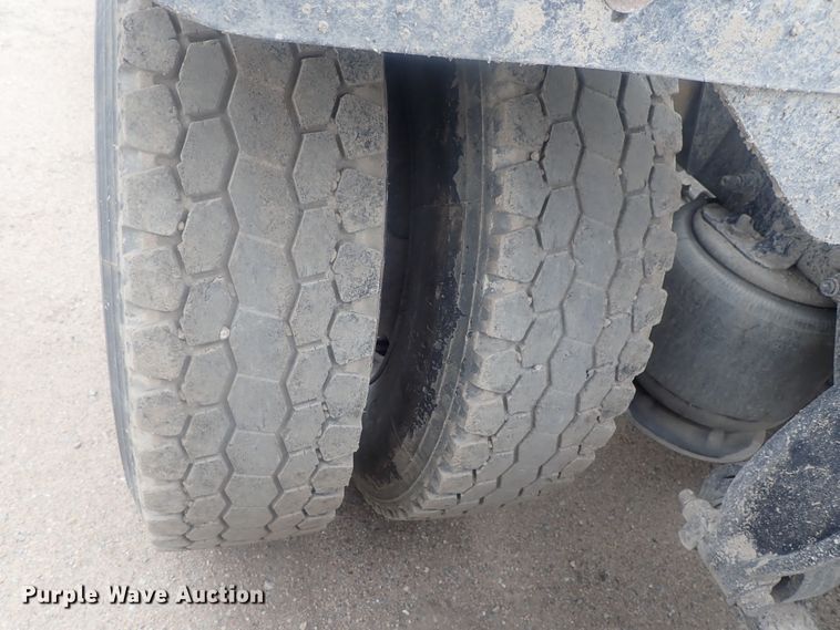 image for item DI7493 2009 Freightliner Cascadia  semi truck