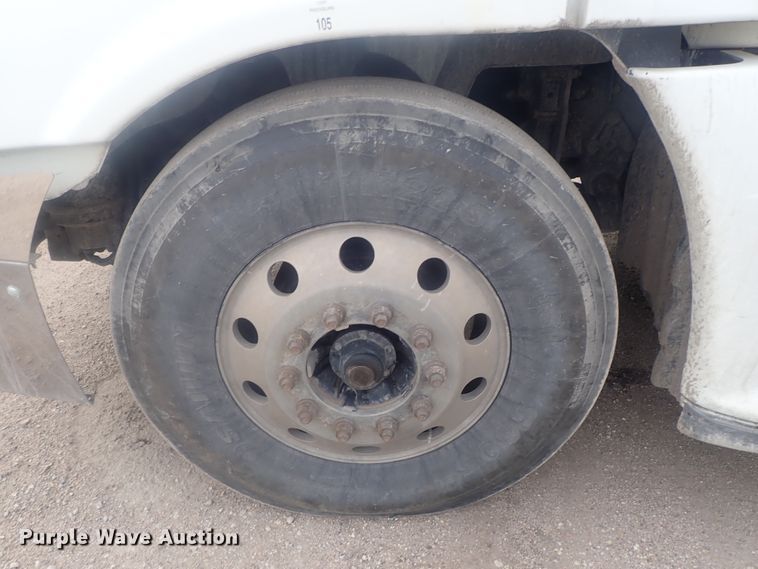 image for item DI7493 2009 Freightliner Cascadia  semi truck