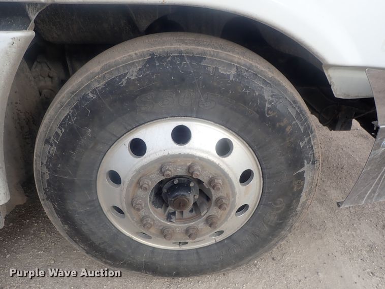 image for item DI7493 2009 Freightliner Cascadia  semi truck