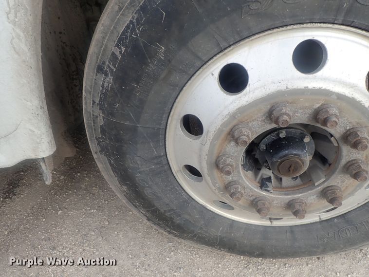 image for item DI7493 2009 Freightliner Cascadia  semi truck