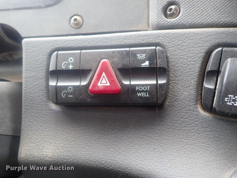 image for item DI7494 2010 Freightliner Cascadia  semi truck