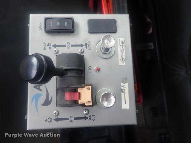 image for item DI7494 2010 Freightliner Cascadia  semi truck