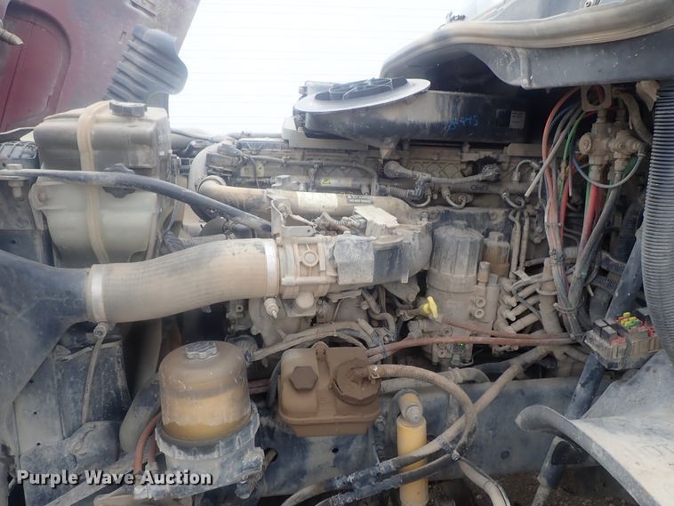 image for item DI7494 2010 Freightliner Cascadia  semi truck