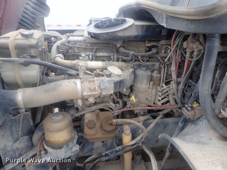 image for item DI7494 2010 Freightliner Cascadia  semi truck