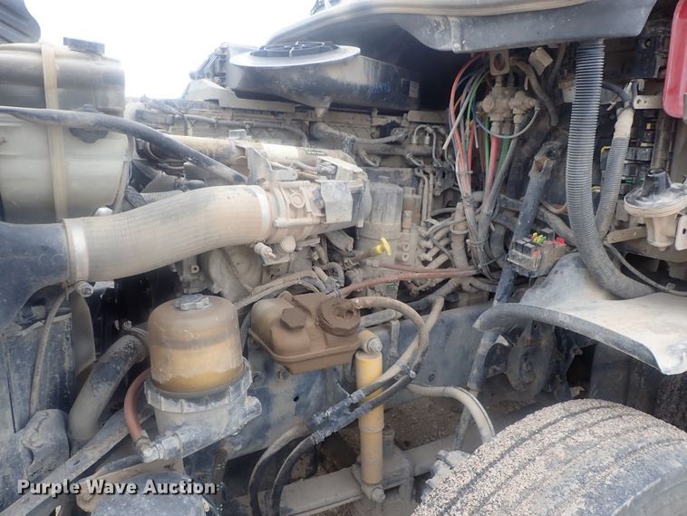 image for item DI7494 2010 Freightliner Cascadia  semi truck