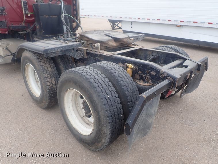 image for item DI7494 2010 Freightliner Cascadia  semi truck