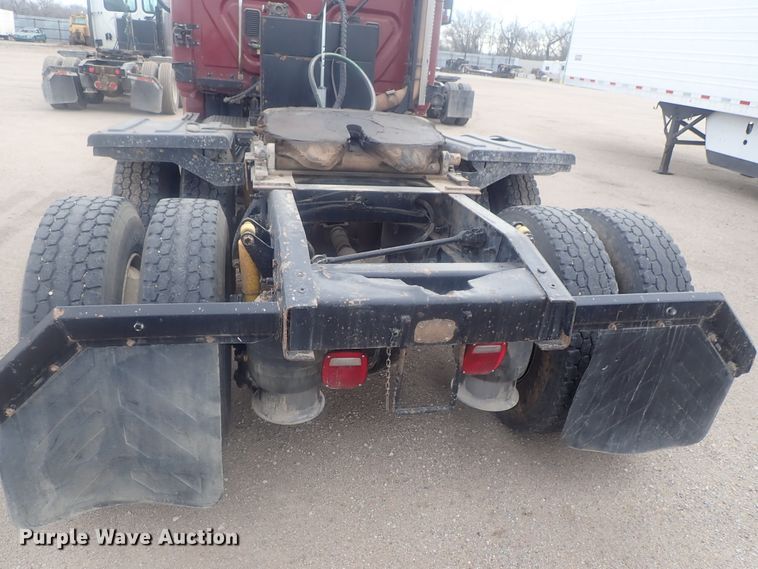 image for item DI7494 2010 Freightliner Cascadia  semi truck