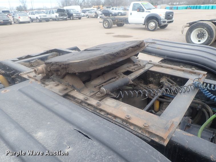 image for item DI7494 2010 Freightliner Cascadia  semi truck