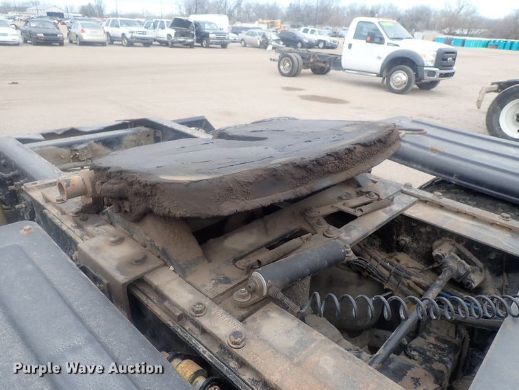 image for item DI7494 2010 Freightliner Cascadia  semi truck