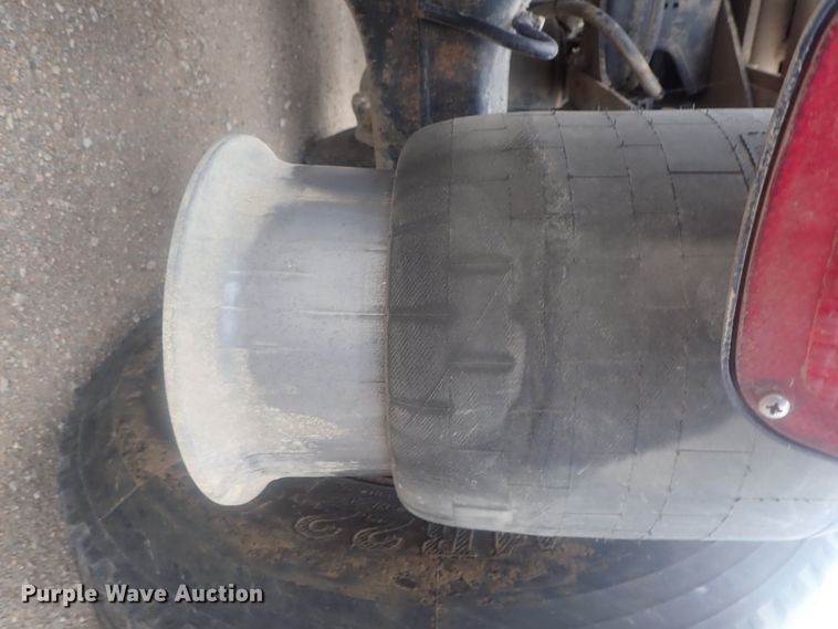 image for item DI7494 2010 Freightliner Cascadia  semi truck