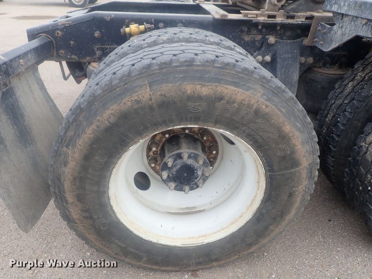 image for item DI7494 2010 Freightliner Cascadia  semi truck