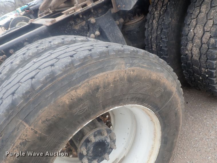 image for item DI7494 2010 Freightliner Cascadia  semi truck