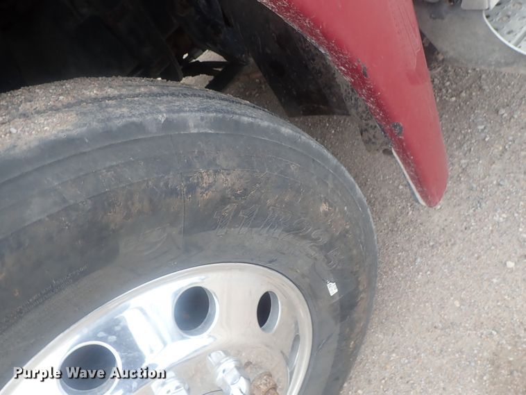 image for item DI7494 2010 Freightliner Cascadia  semi truck