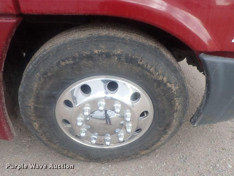 image for item DI7494 2010 Freightliner Cascadia  semi truck