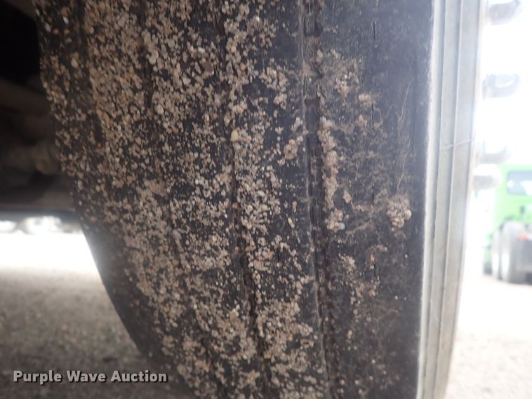 image for item DI7494 2010 Freightliner Cascadia  semi truck