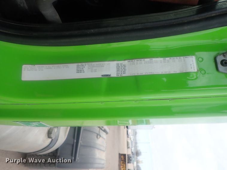 image for item DI7495 2013 Freightliner Cascadia  semi truck