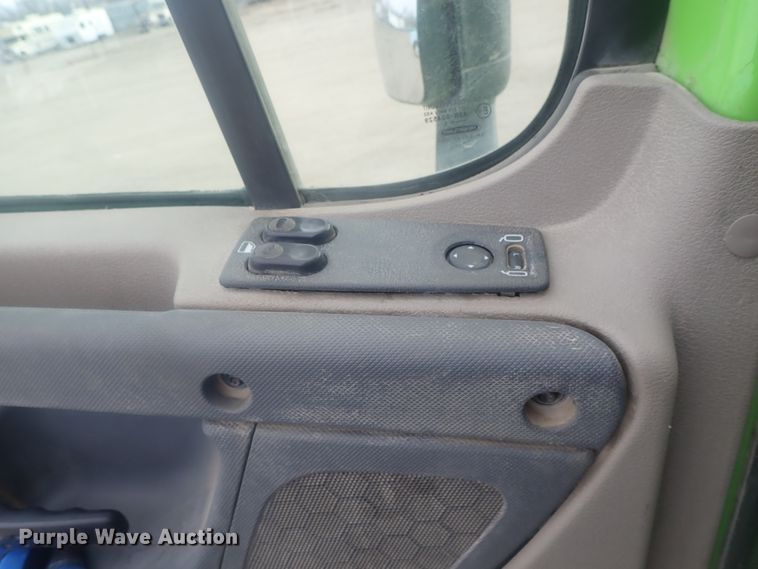 image for item DI7495 2013 Freightliner Cascadia  semi truck