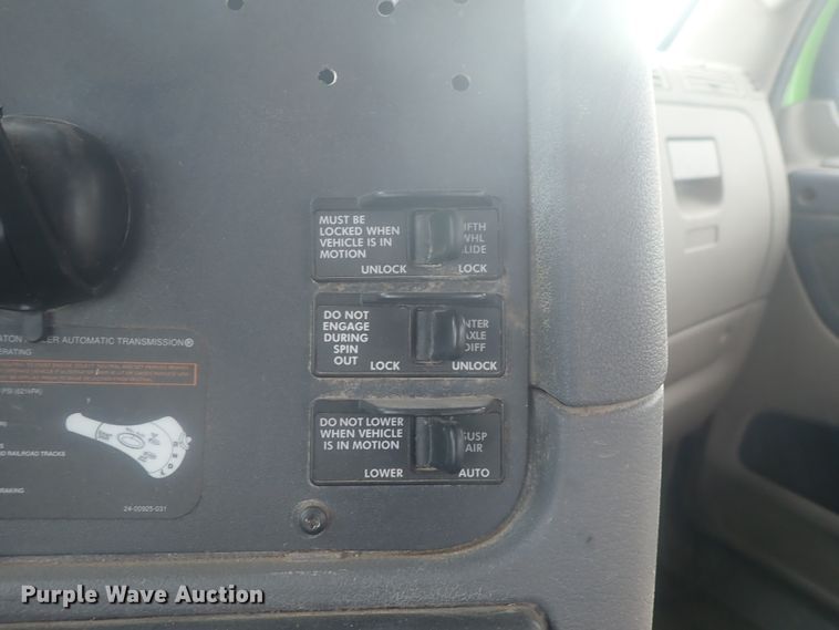 image for item DI7495 2013 Freightliner Cascadia  semi truck