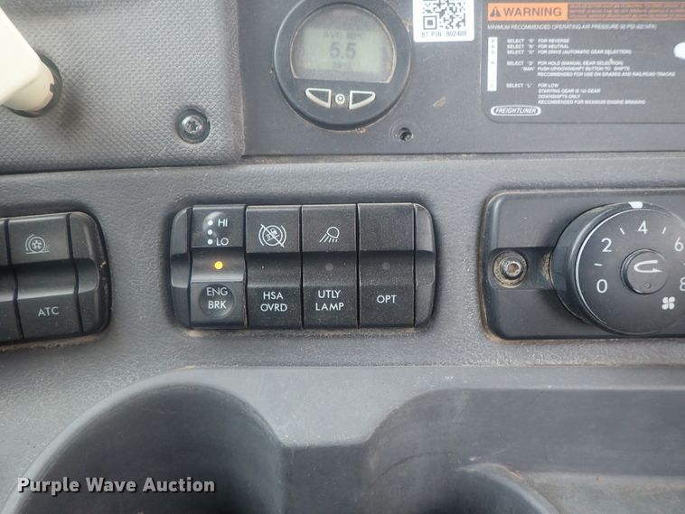 image for item DI7495 2013 Freightliner Cascadia  semi truck