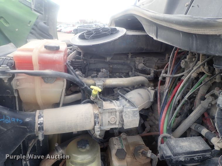 image for item DI7495 2013 Freightliner Cascadia  semi truck