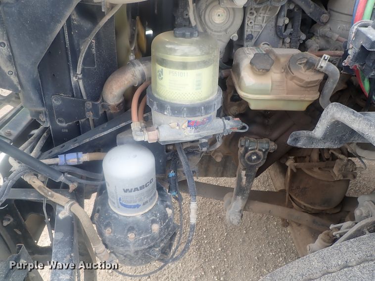 image for item DI7495 2013 Freightliner Cascadia  semi truck