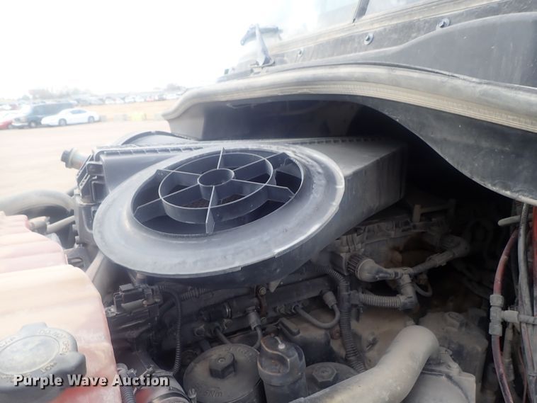 image for item DI7495 2013 Freightliner Cascadia  semi truck