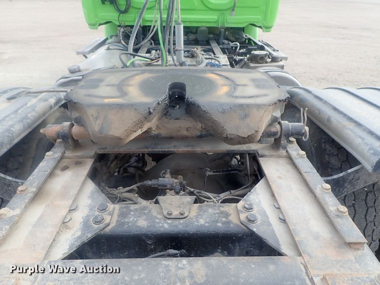 image for item DI7495 2013 Freightliner Cascadia  semi truck