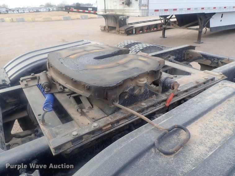 image for item DI7495 2013 Freightliner Cascadia  semi truck