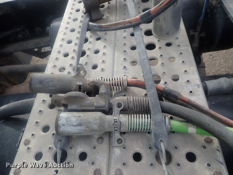 image for item DI7495 2013 Freightliner Cascadia  semi truck