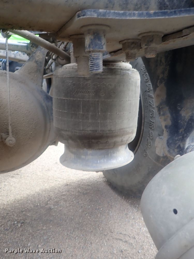 image for item DI7495 2013 Freightliner Cascadia  semi truck