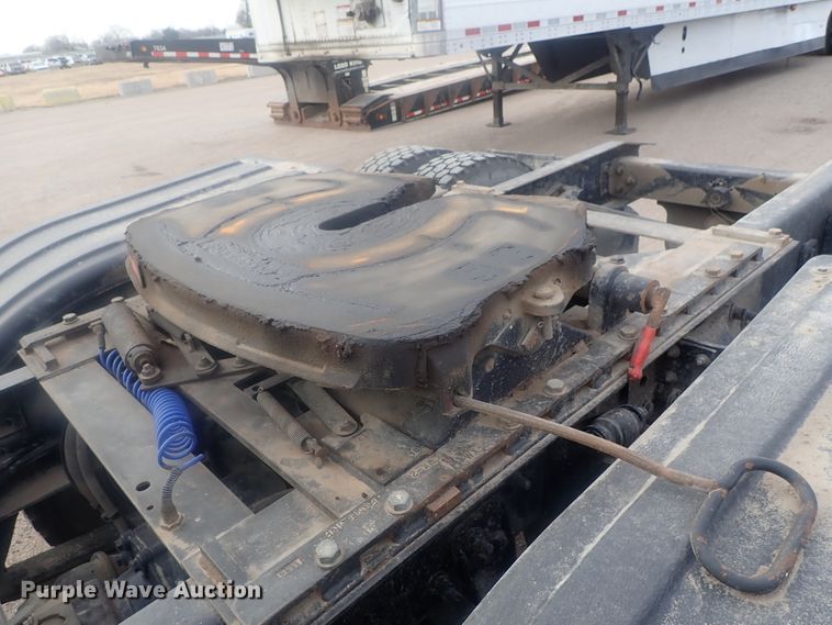 image for item DI7495 2013 Freightliner Cascadia  semi truck