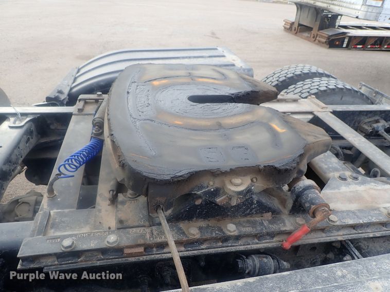 image for item DI7495 2013 Freightliner Cascadia  semi truck