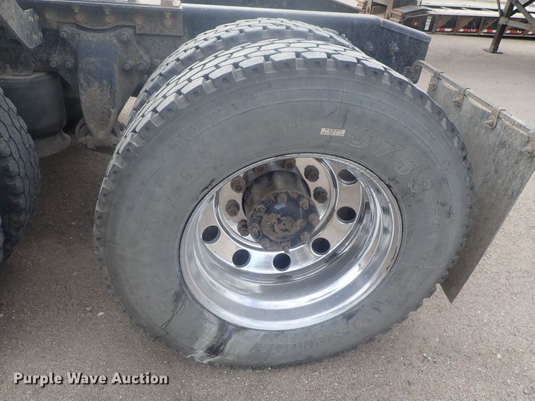 image for item DI7495 2013 Freightliner Cascadia  semi truck