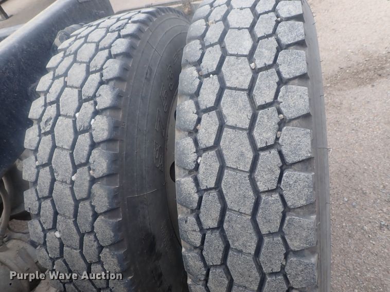 image for item DI7495 2013 Freightliner Cascadia  semi truck