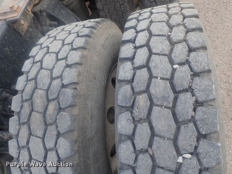 image for item DI7495 2013 Freightliner Cascadia  semi truck