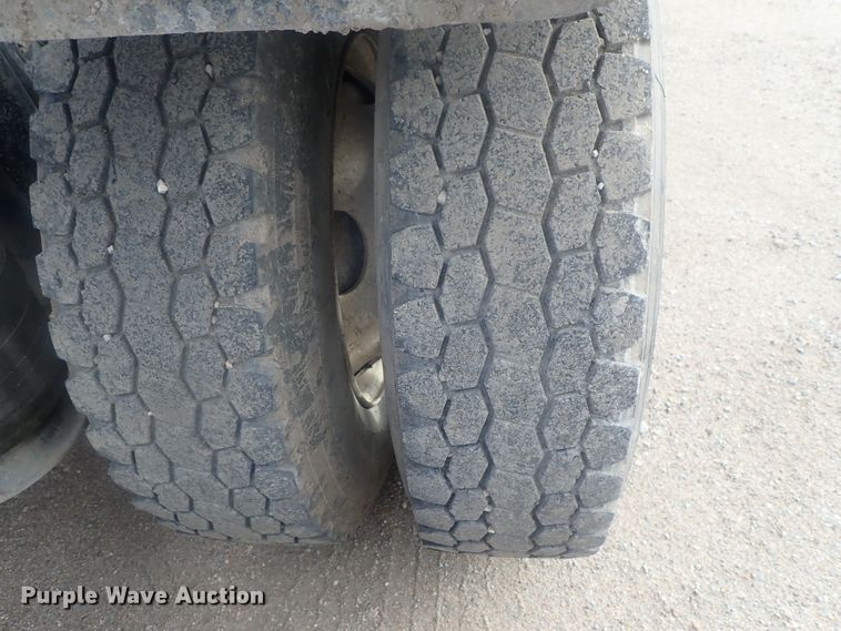 image for item DI7495 2013 Freightliner Cascadia  semi truck