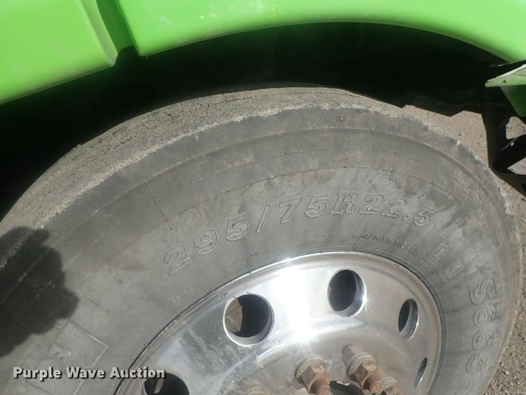 image for item DI7495 2013 Freightliner Cascadia  semi truck