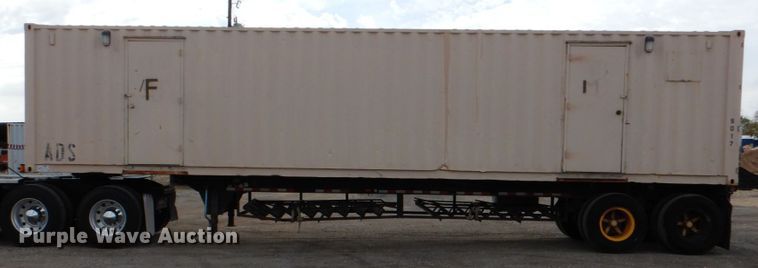 image for item DJ0758 1990 Miller shower trailer