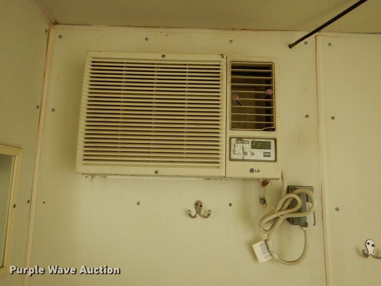 image for item DJ0758 1990 Miller shower trailer