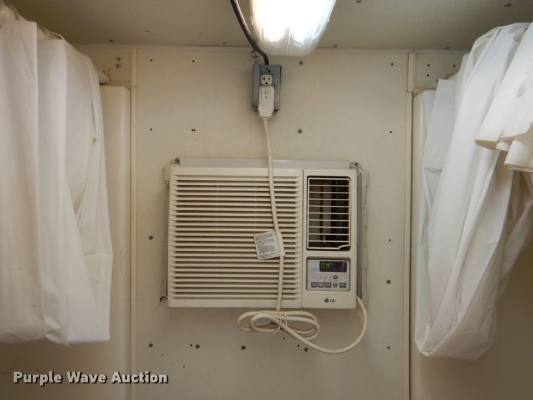 image for item DJ0758 1990 Miller shower trailer