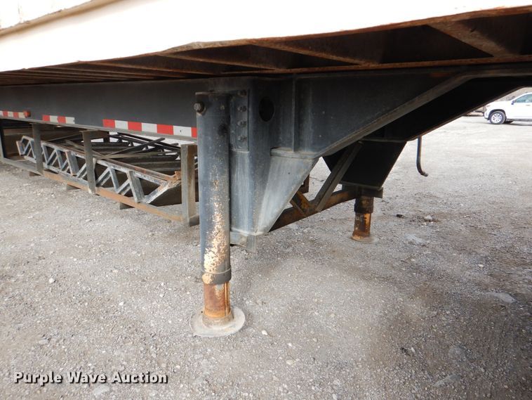 image for item DJ0758 1990 Miller shower trailer