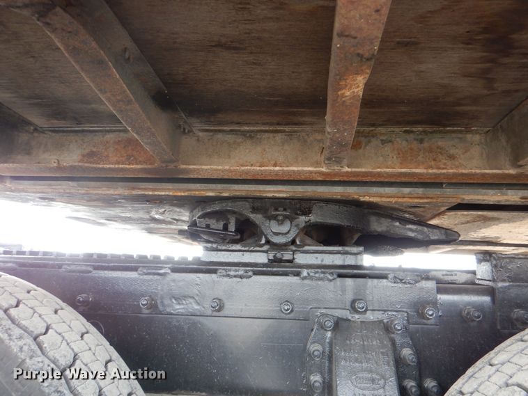 image for item DJ0758 1990 Miller shower trailer