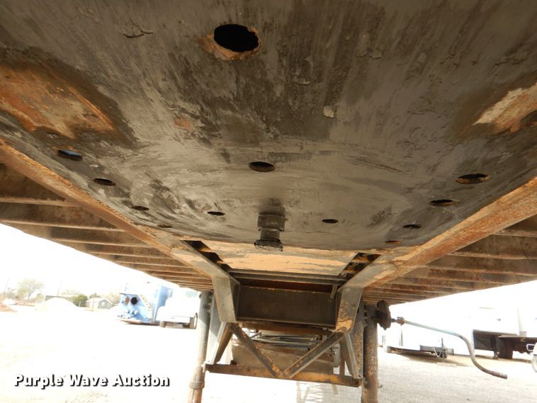 image for item DJ0758 1990 Miller shower trailer