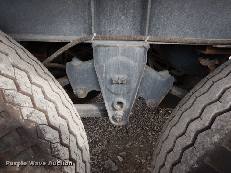 image for item DJ0758 1990 Miller shower trailer