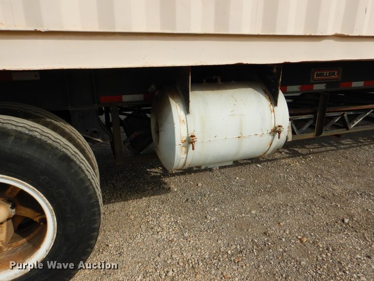 image for item DJ0758 1990 Miller shower trailer